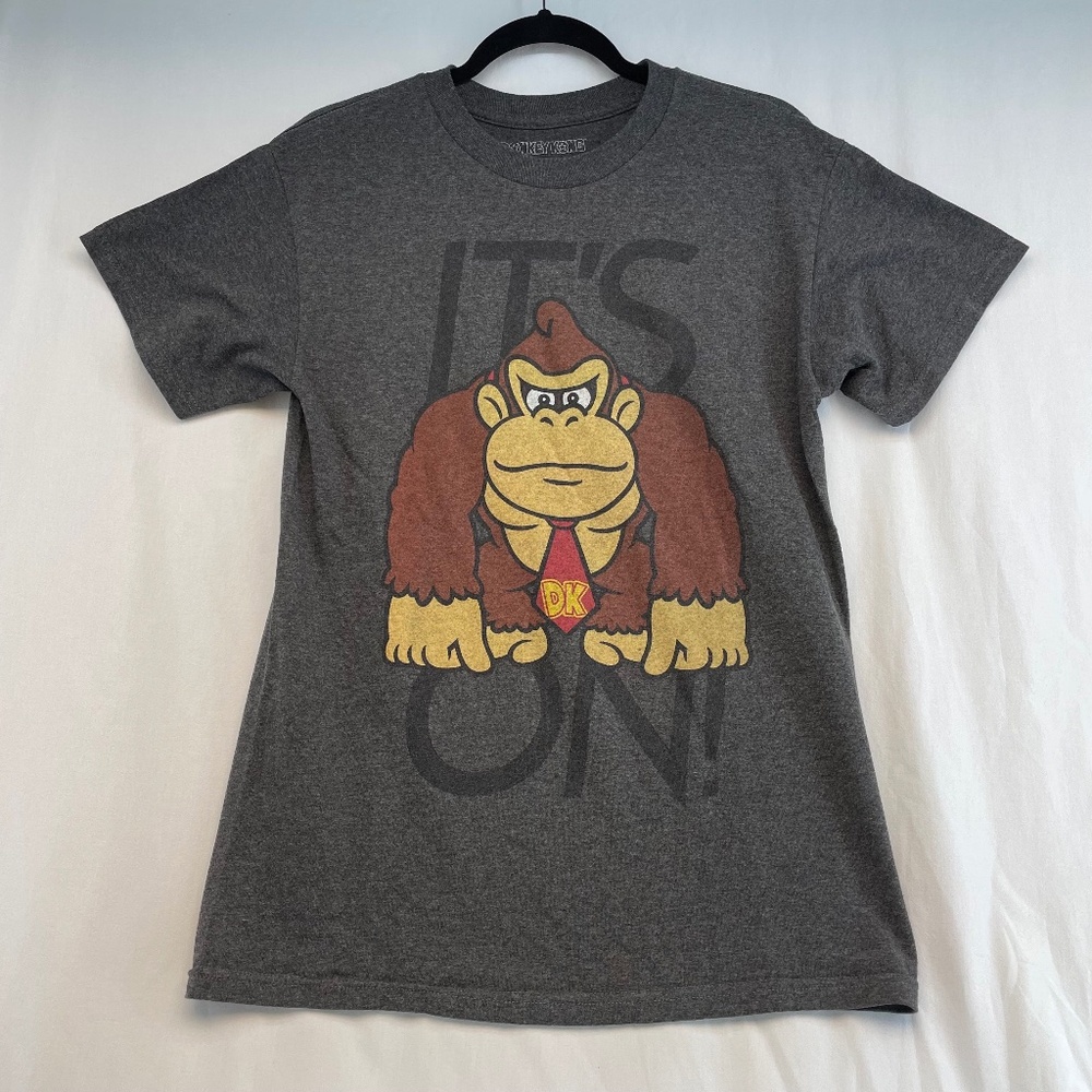 Donkey Kong Nintendo Graphic T-Shirt It’s On Gray Men’s Size Medium